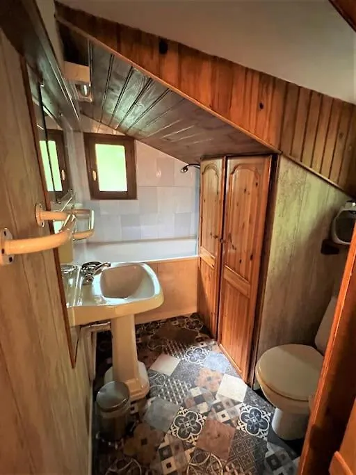 Cabane Dans Les Bois Avec Vue Sur Les Pyrenees Saint-Laurent-de-Neste Chalet